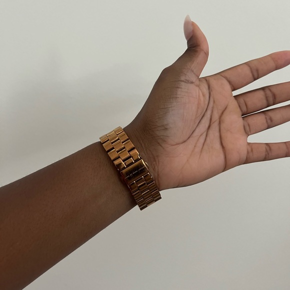 ROSE GOLD MARC JACOBS WATCH - Picture 3 of 4